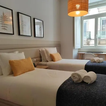 Amazing Spacious Chiado 2-bedroom Stylish W Ac Лиссабон