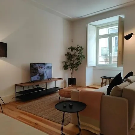 Amazing Spacious Chiado 2-bedroom Stylish W Ac