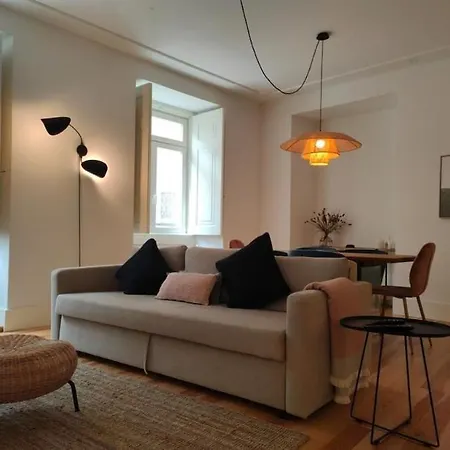 Amazing Spacious Chiado 2-bedroom Stylish W Ac Lägenhet