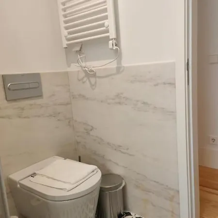 Amazing Spacious Chiado 2-bedroom Stylish W Ac Lägenhet *