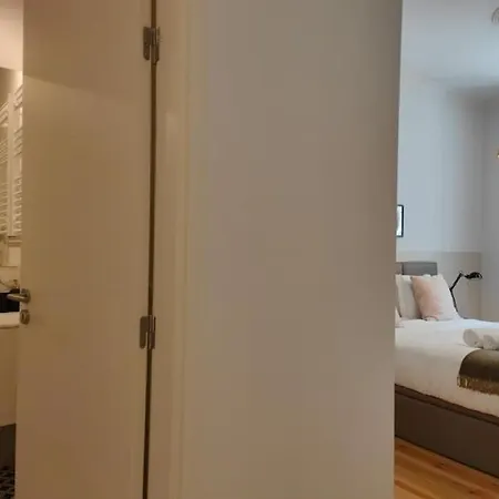 Amazing Spacious Chiado 2-bedroom Stylish W Ac *