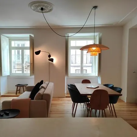 Amazing Spacious Chiado 2-bedroom Stylish W Ac Lägenhet