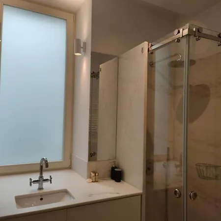 Amazing Spacious Chiado 2-bedroom Stylish W Ac Lissabon