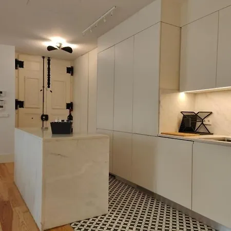 Apartment Amazing Spacious Chiado 2-bedroom Stylish W Ac *