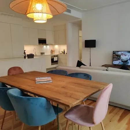 Amazing Spacious Chiado 2-bedroom Stylish W Ac